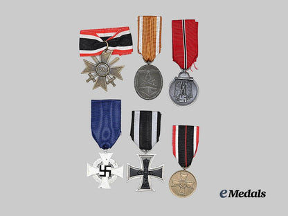 germany,_third_reich._a_lot_of_awards_for_military_and_civil_service_e_medals__g63891_2