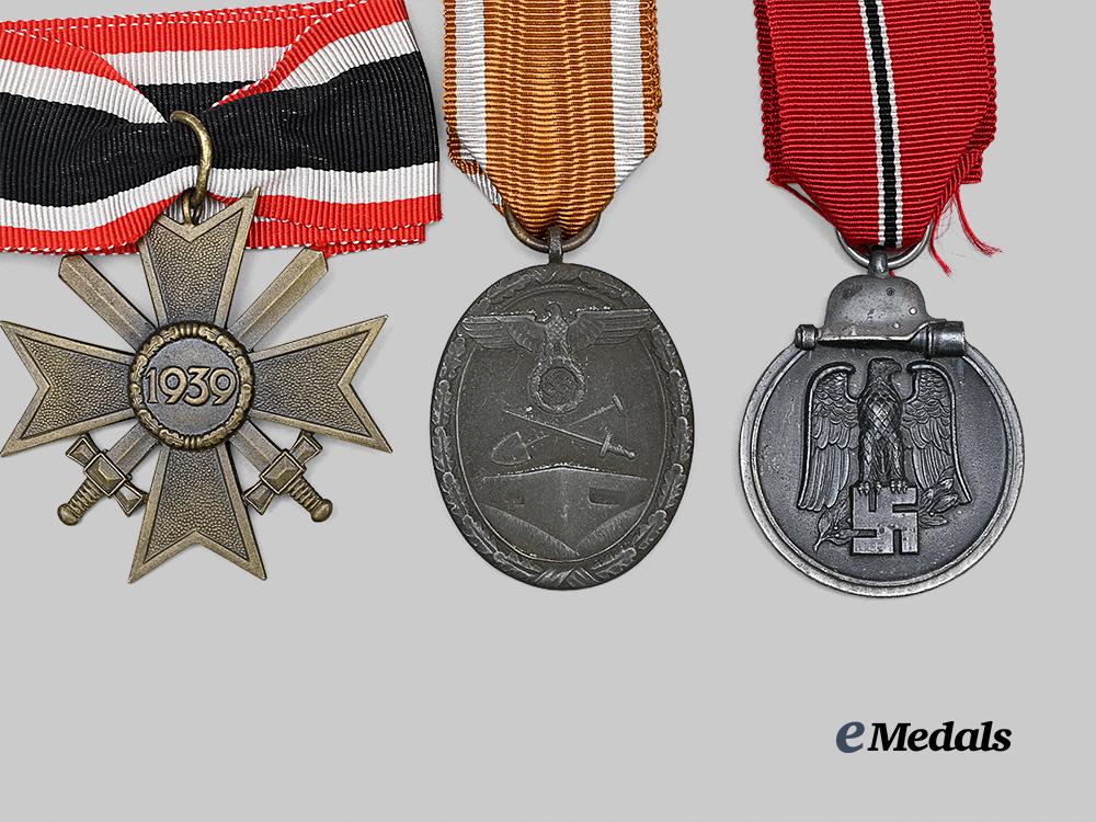 germany,_third_reich._a_lot_of_awards_for_military_and_civil_service_e_medals__g63891_4