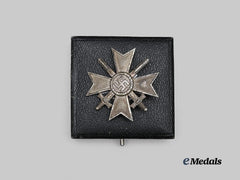Germany, Wehrmacht. A War Merit Cross I Class with Swords, with Matching Case, by Deschler & Sohn