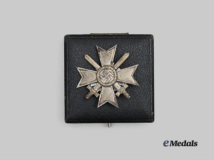 germany,_wehrmacht._a_war_merit_cross_i_class_with_swords_and_case,_by_deschler&_sohn_e_medals__g63900_4