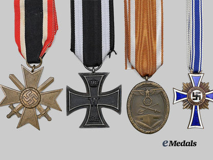 germany,_third_reich._a_lot_of_awards_for_military_and_civil_service_e_medals__g63908_3