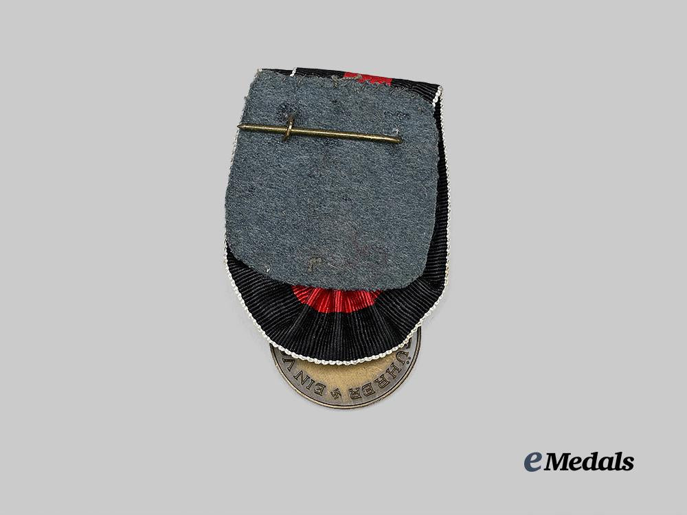 germany,_third_reich._a_sudetenland_medal,_on_parade_mount_e_medals__g63909_4