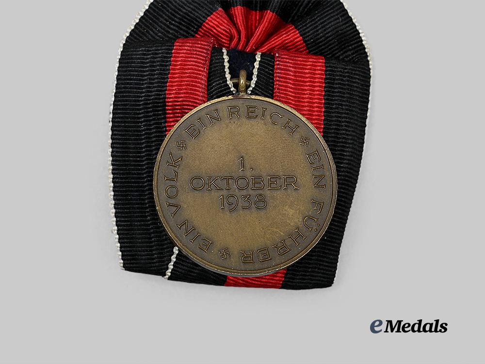 germany,_third_reich._a_sudetenland_medal,_on_parade_mount_e_medals__g63909_5