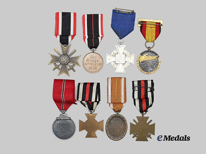 germany,_third_reich._a_lot_of_awards_for_military_and_civil_service_e_medals__g63916_5