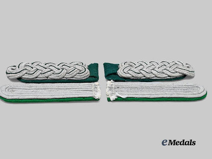 germany,_wehrmacht._a_lot_of_officer-_grade_shoulder_boards_e_medals__g63922_4
