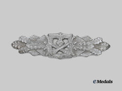 Germany, Wehrmacht. A Close Combat Clasp, Bronze Grade, Third Pattern by Friedrich Linden