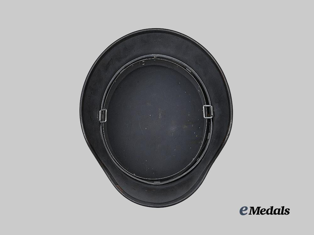germany,_luftwaffe._an_m40_stahlhelm,_refurbished_example_by_f._w._quist_e_medals__g63931_7