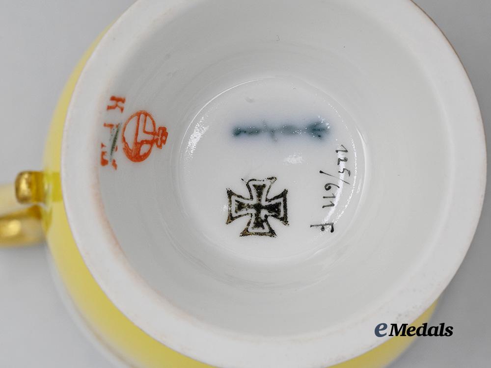germany,_imperial._a_kaiserin_augusta_victoria_patriotic_cameo_cup_and_saucer,_by_königliche_porzellan-_manufaktur_e_medals__g63941_10