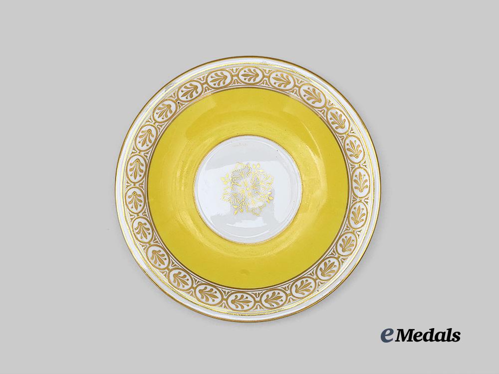 germany,_imperial._a_kaiserin_augusta_victoria_patriotic_cameo_cup_and_saucer,_by_königliche_porzellan-_manufaktur_e_medals__g63941_13