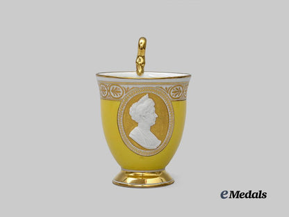 germany,_imperial._a_kaiserin_augusta_victoria_patriotic_cameo_cup_and_saucer,_by_königliche_porzellan-_manufaktur_e_medals__g63941_6