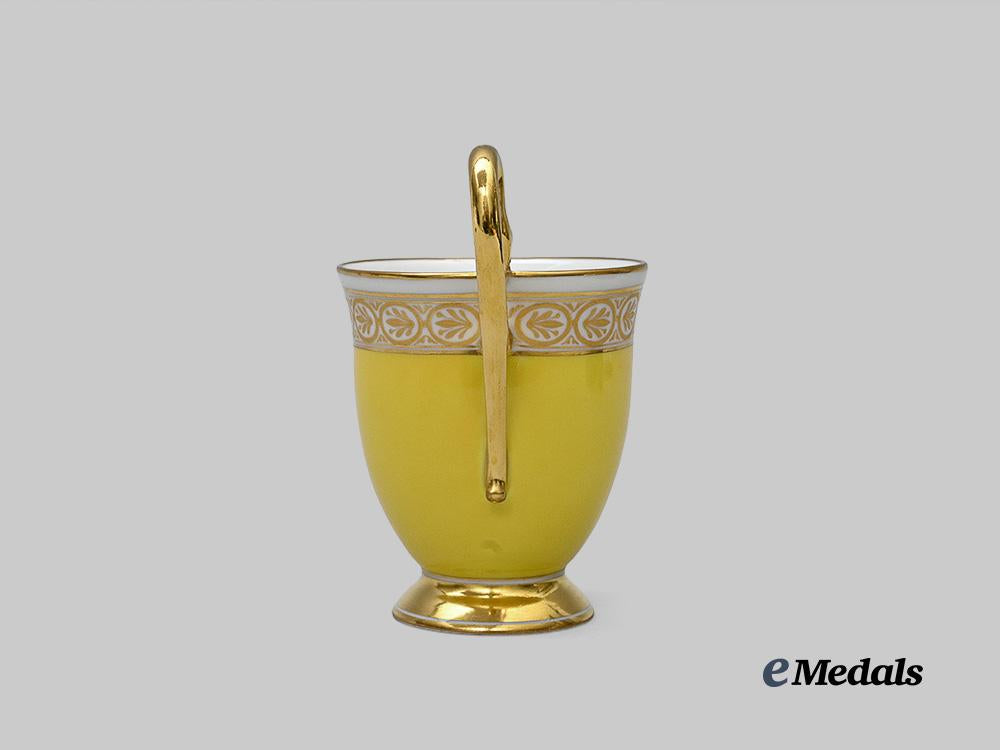 germany,_imperial._a_kaiserin_augusta_victoria_patriotic_cameo_cup_and_saucer,_by_königliche_porzellan-_manufaktur_e_medals__g63941_7