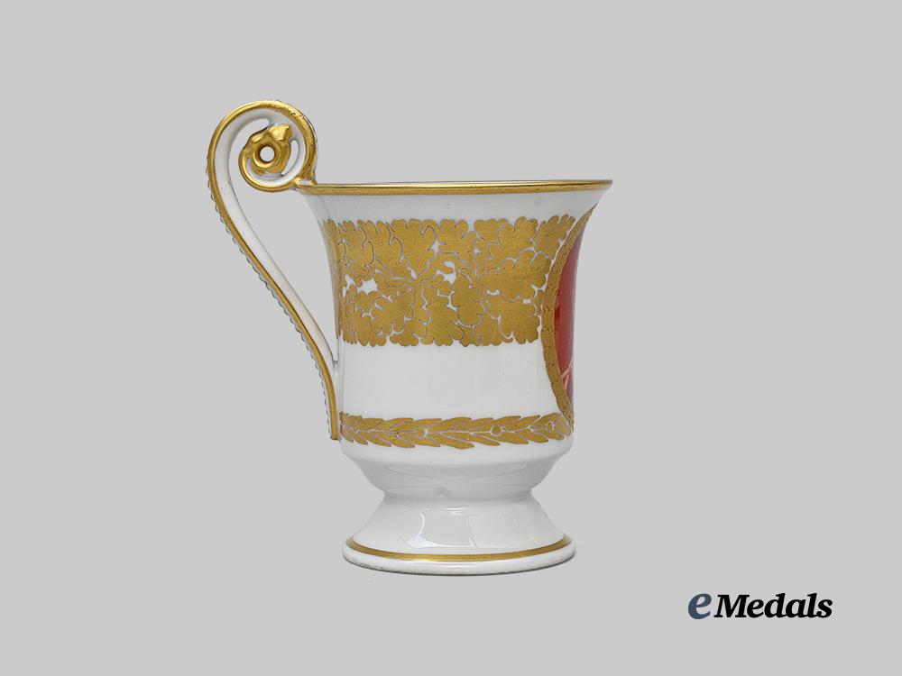 germany,_imperial._a_pair_of_first_world_war_patriotic_cups,_von_hindenburg_and_crown_prince_wilhelm,_by_königliche_porzellan-_manufaktur_e_medals__g63942_5