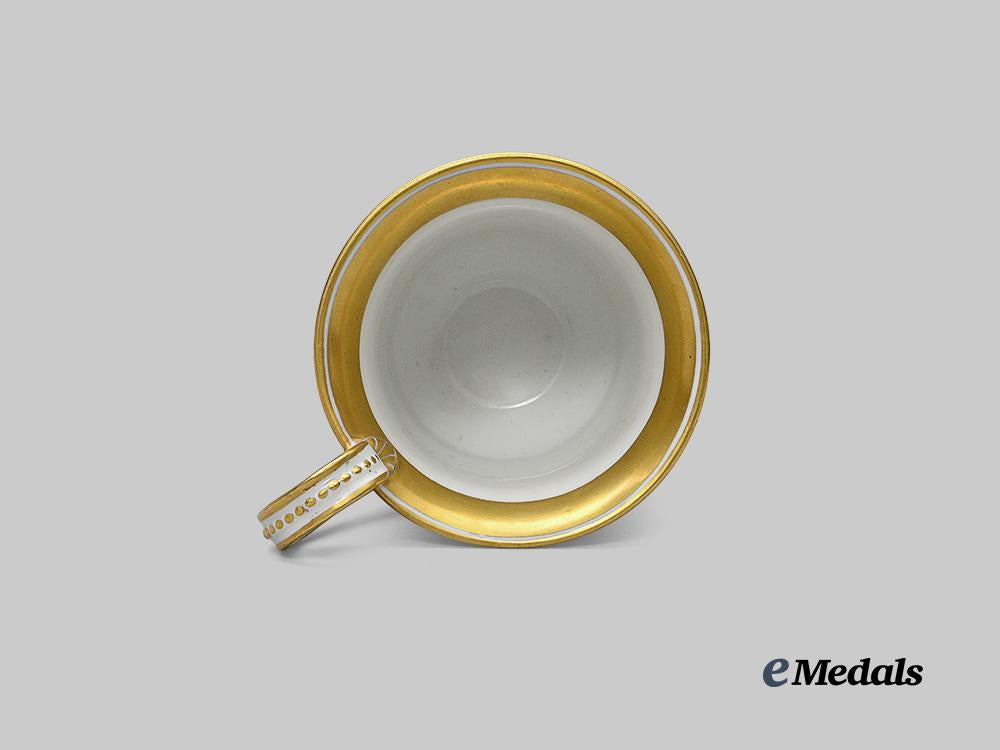 germany,_imperial._a_pair_of_first_world_war_patriotic_cups,_von_hindenburg_and_crown_prince_wilhelm,_by_königliche_porzellan-_manufaktur_e_medals__g63942_7