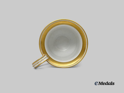 germany,_imperial._a_pair_of_first_world_war_patriotic_cups,_von_hindenburg_and_crown_prince_wilhelm,_by_königliche_porzellan-_manufaktur_e_medals__g63942_7