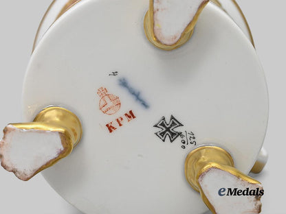 germany,_imperial._a_crown_prince_wilhelm_patriotic_cup_and_saucer,_by_königliche_porzellan-_manufaktur_e_medals__g63944_10