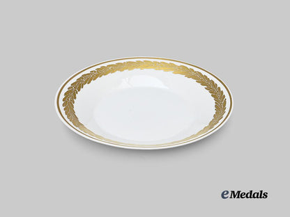 germany,_imperial._a_crown_prince_wilhelm_patriotic_cup_and_saucer,_by_königliche_porzellan-_manufaktur_e_medals__g63944_11