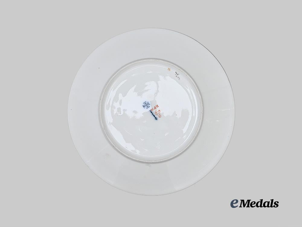germany,_imperial._a_crown_prince_wilhelm_patriotic_cup_and_saucer,_by_königliche_porzellan-_manufaktur_e_medals__g63944_14