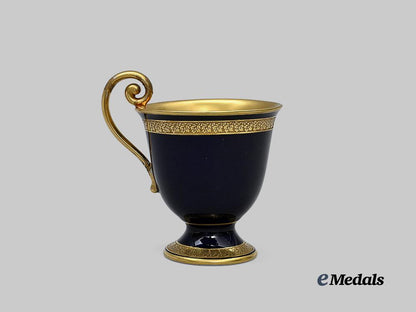 germany,_imperial._a1915_kaiser_wilhelm_i_i_patriotic_cameo_cup_and_saucer,_by_lorenz_hutschenreuther_e_medals__g63944_18