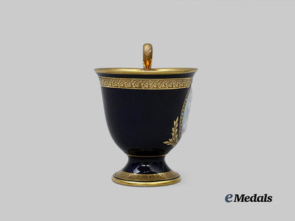 germany,_imperial._a1915_kaiser_wilhelm_i_i_patriotic_cameo_cup_and_saucer,_by_lorenz_hutschenreuther_e_medals__g63944_19