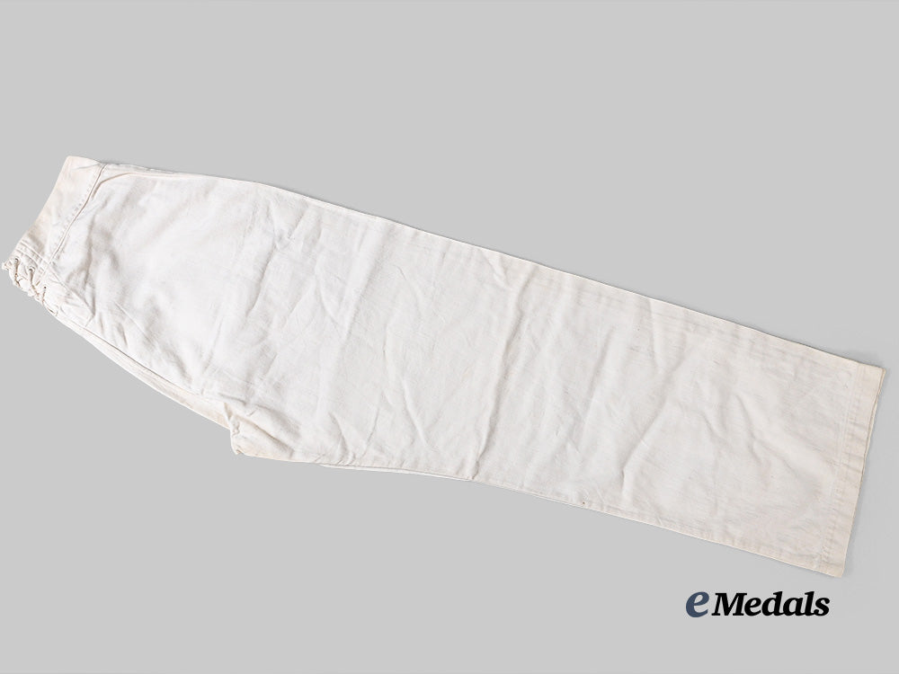 germany,_kriegsmarine._an_early_white_service_uniform_for_a_radio_operator_e_medals__g63945_11