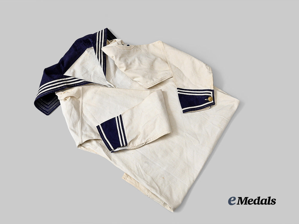 germany,_kriegsmarine._an_early_white_service_uniform_for_a_radio_operator_e_medals__g63945_3