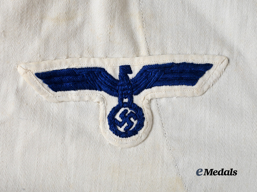 germany,_kriegsmarine._an_early_white_service_uniform_for_a_radio_operator_e_medals__g63945_5