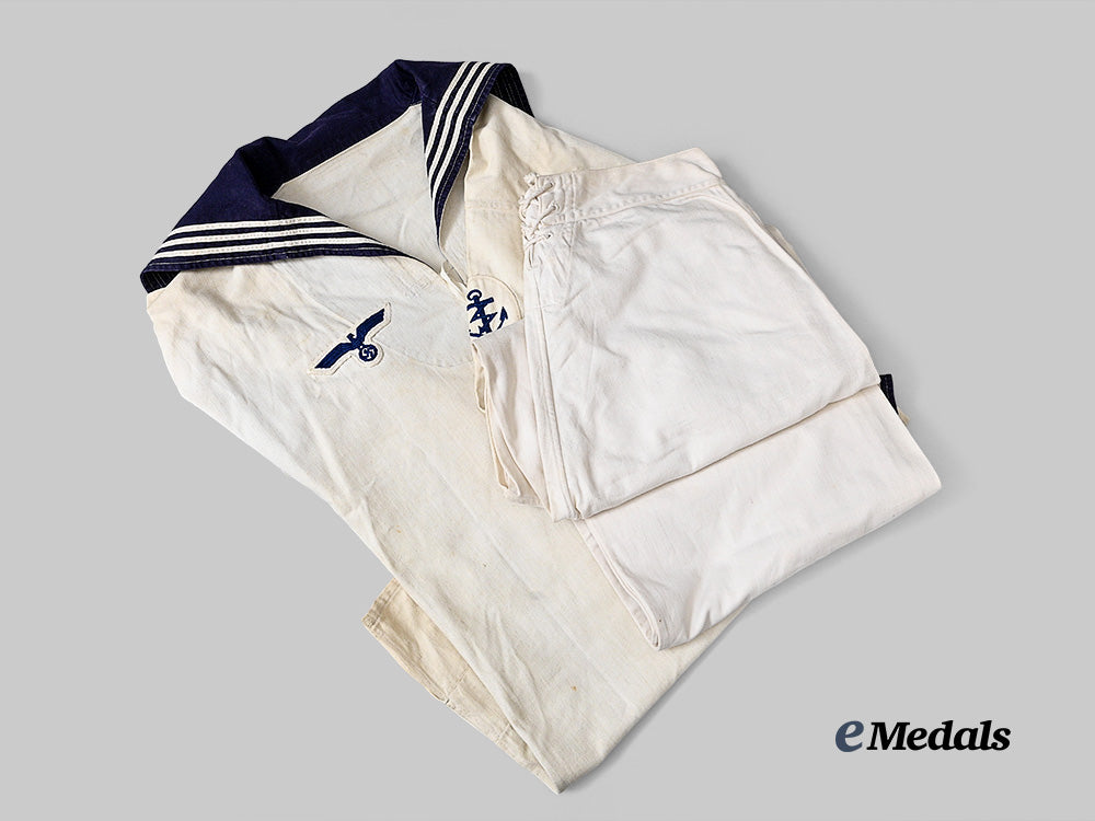 germany,_kriegsmarine._an_early_white_service_uniform_for_a_radio_operator_e_medals__g63945_9