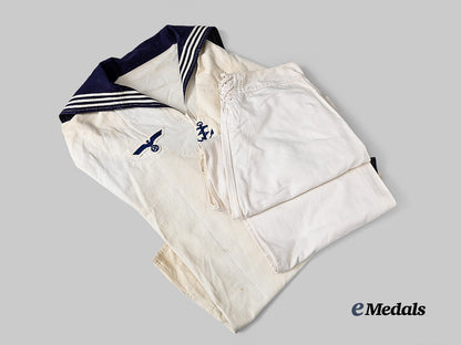 germany,_kriegsmarine._an_early_white_service_uniform_for_a_radio_operator_e_medals__g63945_9