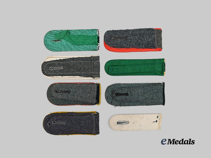 germany,_wehrmacht;_d_d_r;_f_r_g._a_mixed_lot_of_shoulder_straps_and_boards_e_medals__g63950_3