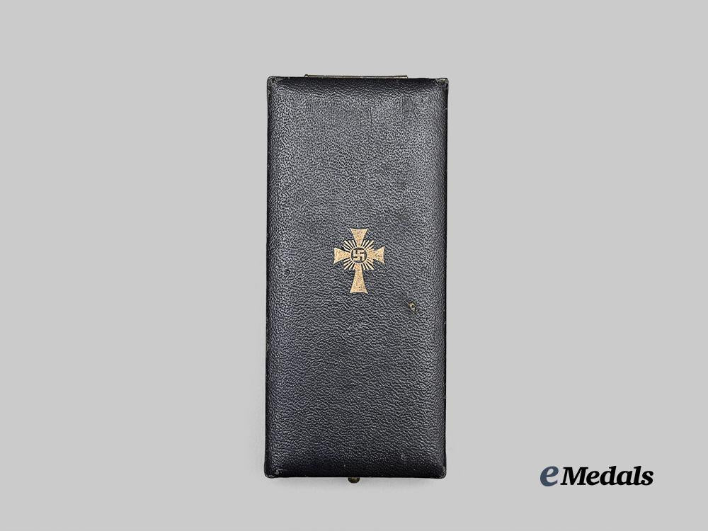 germany,_third_reich._an_honour_cross_of_the_german_mother,_gold_grade_with_case,_by_c._e._juncker_e_medals__g63954_2