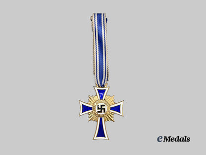 germany,_third_reich._an_honour_cross_of_the_german_mother,_gold_grade_with_case,_by_c._e._juncker_e_medals__g63954_6