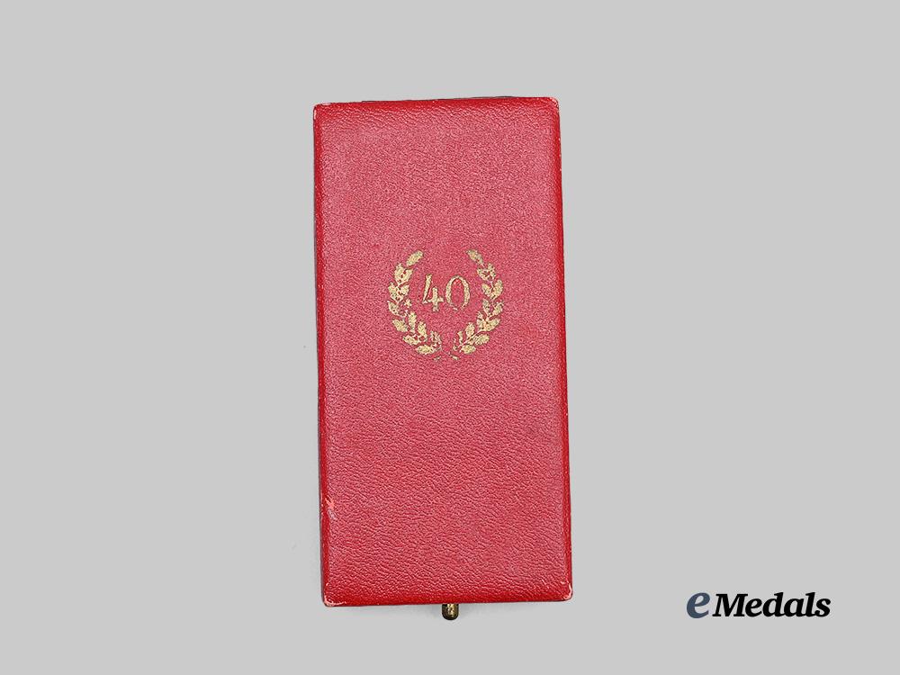 germany,_third_reich._a_civil_service40-_year_faithful_service_award,_with_case,_by_deschler&_sohn_e_medals__g63956_2