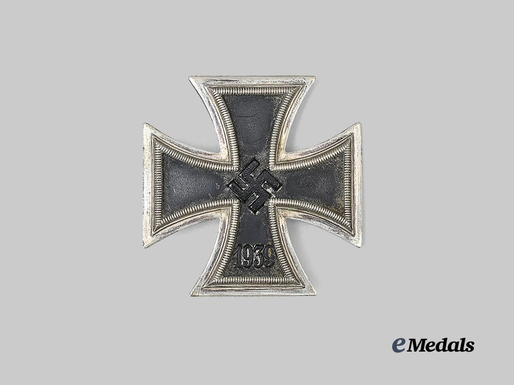 germany,_wehrmacht._a1939_iron_cross_i_class,_with_case,_owner-_attributed_example_by_paul_meybauer_e_medals__g63960_6