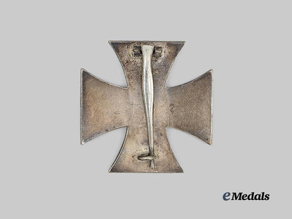 germany,_wehrmacht._a1939_iron_cross_i_class,_with_case,_owner-_attributed_example_by_paul_meybauer_e_medals__g63960_7