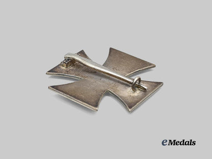 germany,_wehrmacht._a1939_iron_cross_i_class,_with_case,_owner-_attributed_example_by_paul_meybauer_e_medals__g63960_8