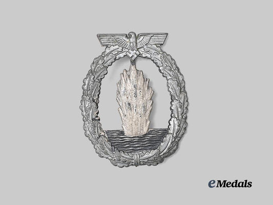 germany,_kriegsmarine._a_minesweeper_war_badge,_by_schwerin_e_medals__g63972_2