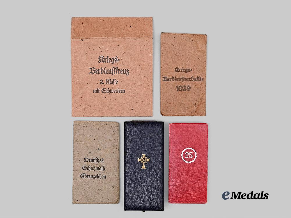germany,_third_reich._a_lot_of_awards_for_military_and_civil_service,_with_packages_and_cases_e_medals__g63981_2