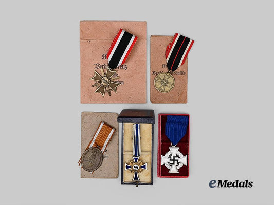 germany,_third_reich._a_lot_of_awards_for_military_and_civil_service,_with_packages_and_cases_e_medals__g63981_3