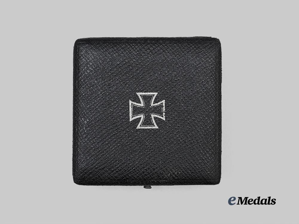 germany,_imperial._a1914_iron_cross_i_class,_with_case,_k_o_maker_e_medals__g63987_2