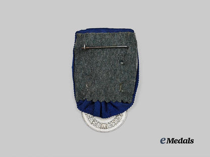 germany,_wehrmacht._a4-_year_long_service_award,_on_parade_mount_e_medals__g63988_4