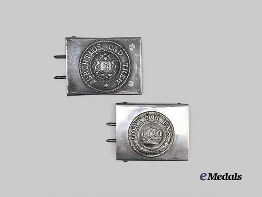 germany,_imperial._a_pair_of_first_world_war_army_belt_buckles_for_enlisted_ranks,_prussia_and_württemberg_issue_e_medals__g63991_2