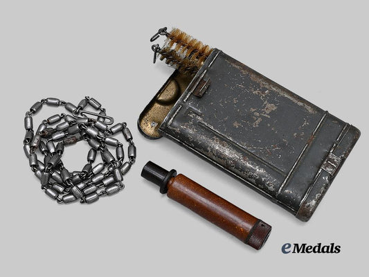 germany,_wehrmacht._a_k98_rifle_cleaning_kit,_late-_war_issue,_by_hawig_of_berlin_e_medals__g63994_4