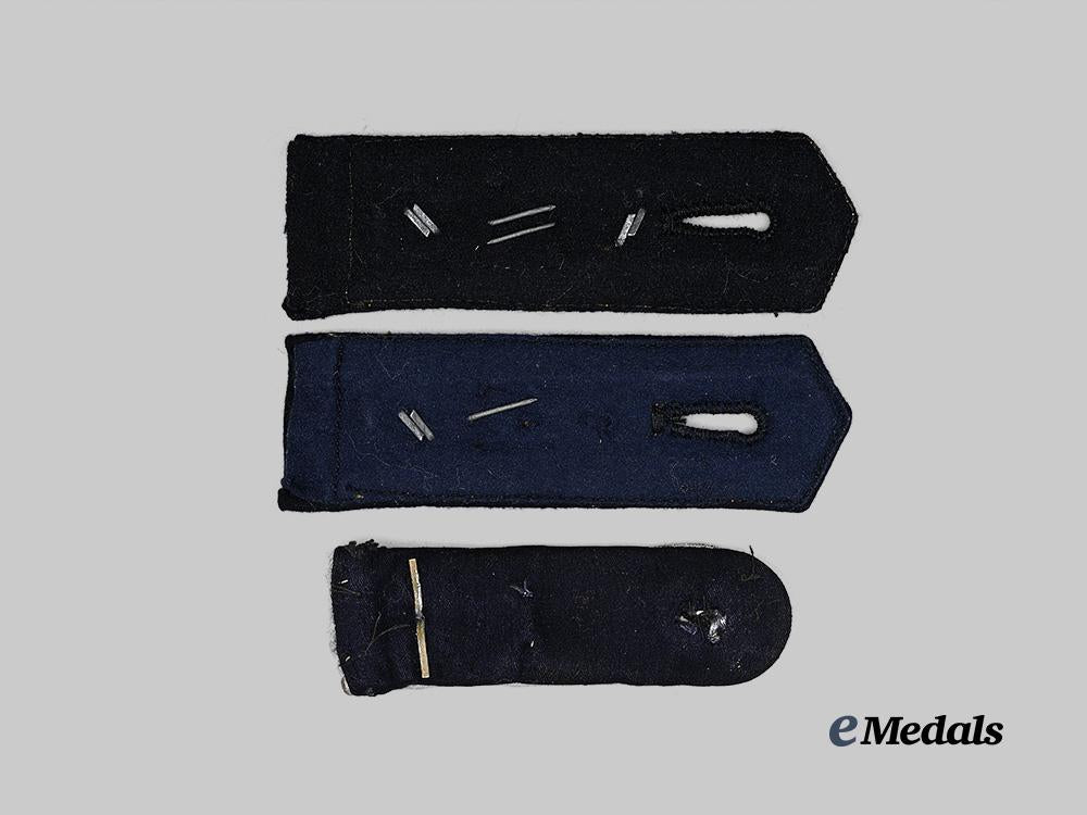 germany,_kriegsmarine._a_lot_of_shoulder_boards_e_medals__g64005_3