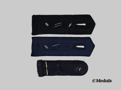 germany,_kriegsmarine._a_lot_of_shoulder_boards_e_medals__g64005_3