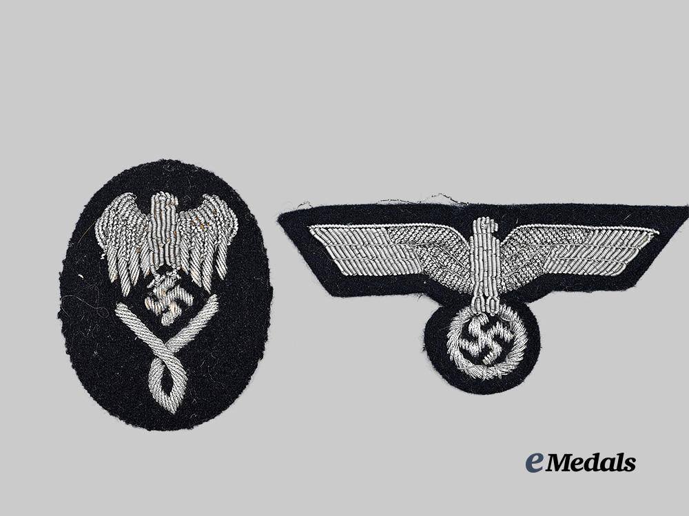 germany,_kriegsmarine._a_pair_of_uniform_insignia_for_administrative_officer_ranks_e_medals__g64007_2