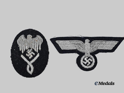 germany,_kriegsmarine._a_pair_of_uniform_insignia_for_administrative_officer_ranks_e_medals__g64007_2
