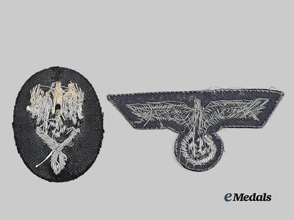 germany,_kriegsmarine._a_pair_of_uniform_insignia_for_administrative_officer_ranks_e_medals__g64007_3