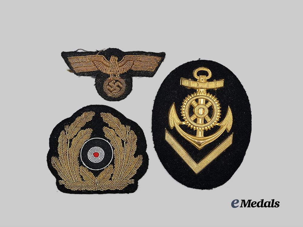 germany,_kriegsmarine._a_lot_of_insignia_for_blue_service_uniforms_e_medals__g64010_2