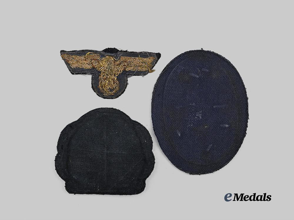 germany,_kriegsmarine._a_lot_of_insignia_for_blue_service_uniforms_e_medals__g64010_3