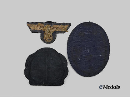 germany,_kriegsmarine._a_lot_of_insignia_for_blue_service_uniforms_e_medals__g64010_3